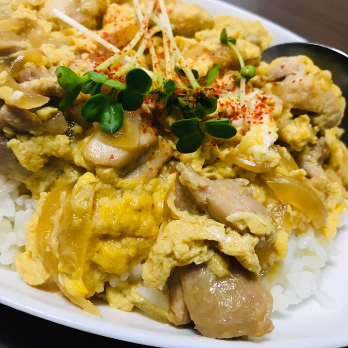 味付けはめんつゆだけ！簡単親子丼☆